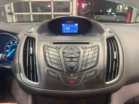 Used 2015 Ford Escape SE AWD/4WD image 17