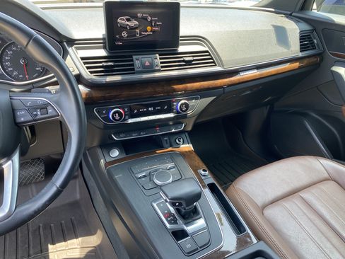 Used 2020 Audi Q5 2.0T Premium w/ Convenience Package AWD/4WD image 13