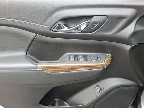 Used 2023 GMC Acadia SLE w/ Driver Convenience Package image 15