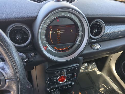 Used 2015 MINI Cooper S image 16