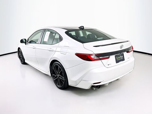 Used 2025 Toyota Camry XSE FWD image 5