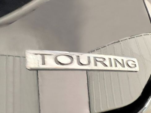 New 2025 Honda Pilot Touring image 7