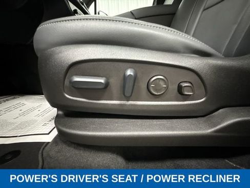Used 2024 Buick Enclave Premium AWD/4WD image 30