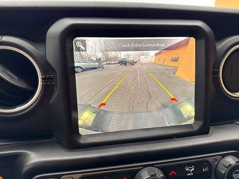 Used 2020 Jeep Gladiator Overland w/ Uconnect 4C Nav & Sound Group image 14