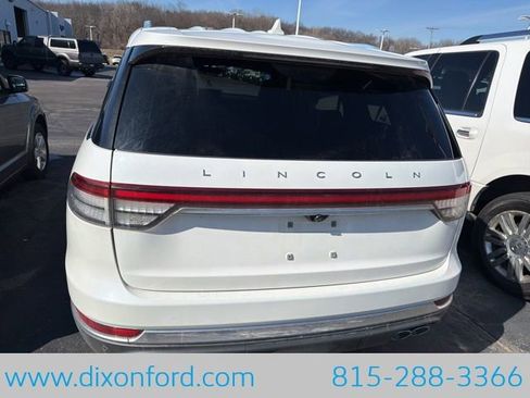 Used 2020 Lincoln Aviator Reserve w/ Equipment Group 202A image 4