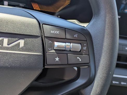 Used 2025 Kia K4 FWD image 16