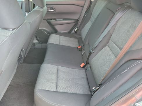 Used 2025 Nissan Rogue SV FWD image 12