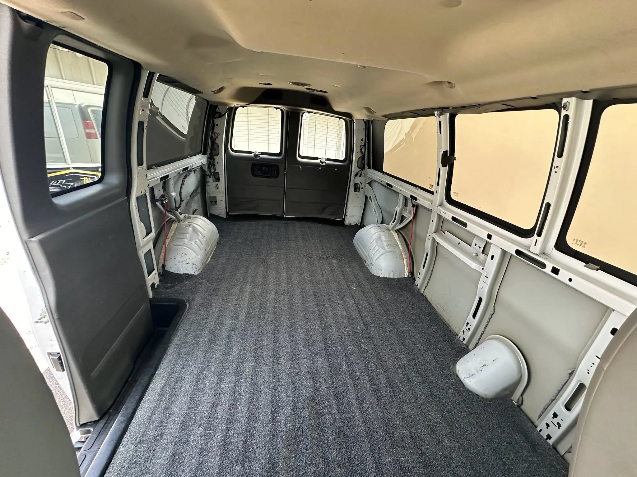 Used 2015 Chevrolet Express 2500 LT w/ LT Preferred Equipment Group RWD image 6
