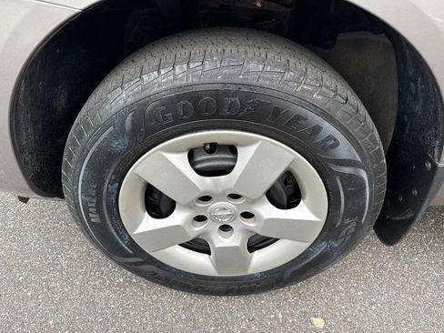 Used 2013 Nissan Rogue S AWD/4WD image 25