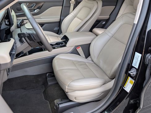 Used 2023 Lincoln Corsair Reserve FWD image 16