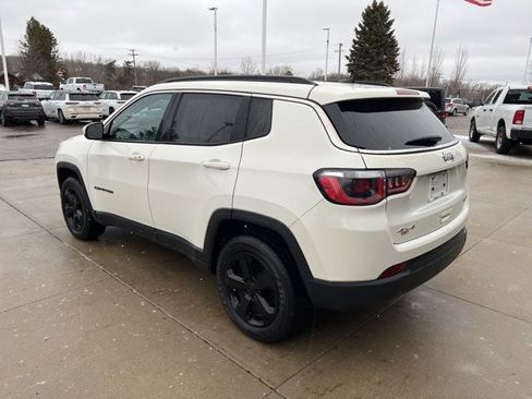 Certified 2019 Jeep Compass Latitude w/ Cold Weather Group image 4