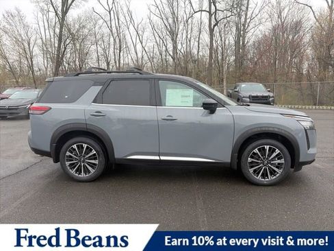 New 2026 Nissan Pathfinder Platinum image 8