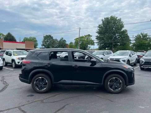 Used 2024 Nissan Rogue SV AWD/4WD image 6