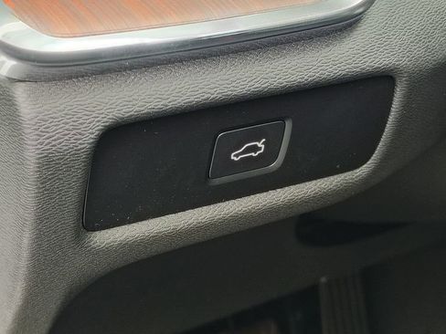 New 2026 Volvo V60 B5 Cross Country Plus w/ Protection Package Premier image 11