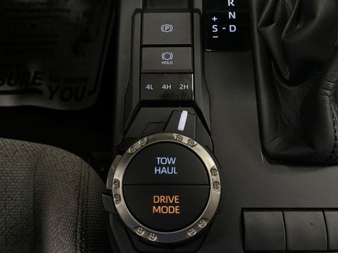 Used 2025 Toyota 4Runner SR5 AWD/4WD image 26