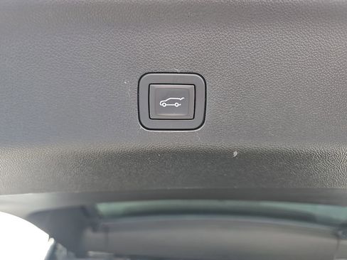 Used 2025 GMC Yukon XL Denali Ultimate image 6