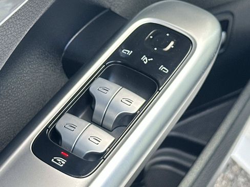 Used 2024 Mercedes-Benz C 300 4MATIC Sedan image 33