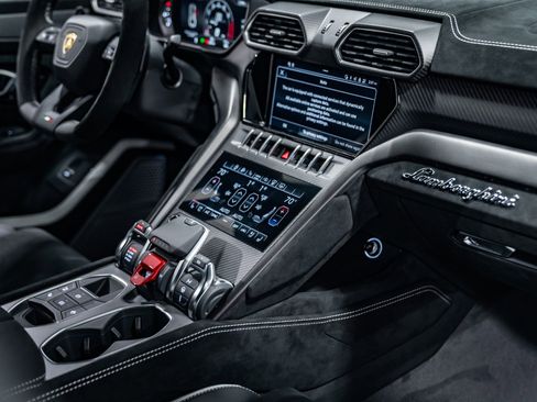 Used 2024 Lamborghini Urus Performante image 25