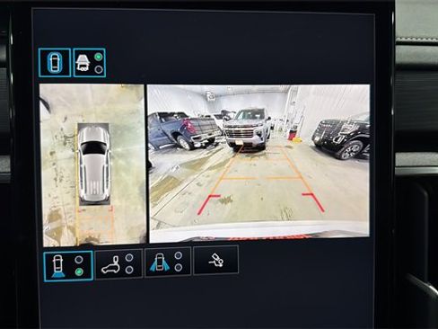 Used 2025 GMC Acadia Elevation image 18