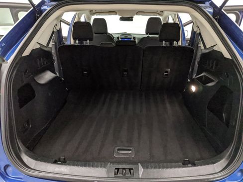Used 2020 Ford Edge SE image 18