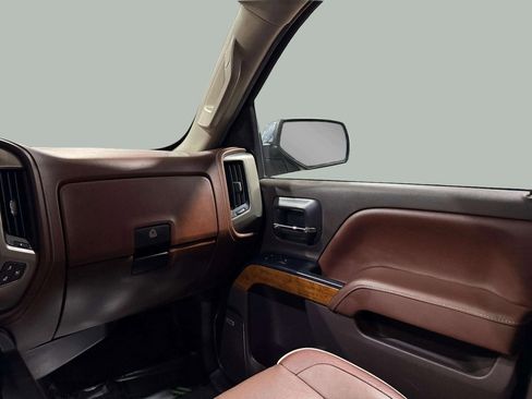 Used 2017 Chevrolet Silverado 1500 High Country image 22