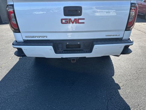 Used 2018 GMC Sierra 1500 Denali w/ Denali Ultimate Package AWD/4WD image 24