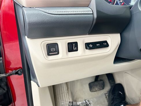 Used 2021 GMC Acadia Denali w/ Denali Technology Package image 10