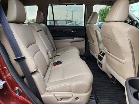 Used 2021 Honda Pilot Touring image 14