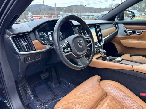 Used 2018 Volvo S90 T6 Inscription w/ Convenience Package image 19
