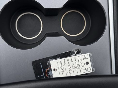 Used 2021 Tesla Model Y Long Range image 31