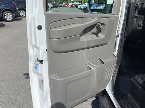 Used 2016 GMC Savana 2500 RWD image 14