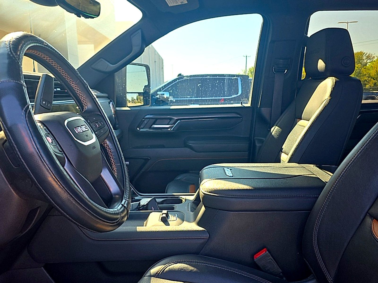 Used 2024 GMC Sierra 2500 AT4 w/ AT4 Premium Plus Package AWD/4WD image 11