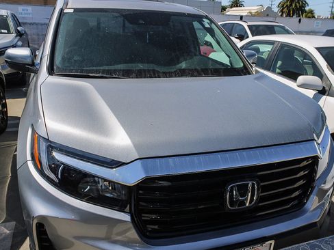 Used 2023 Honda Ridgeline RTL-E image 2