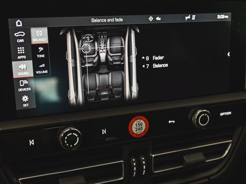 Used 2023 Porsche Macan AWD/4WD image 16