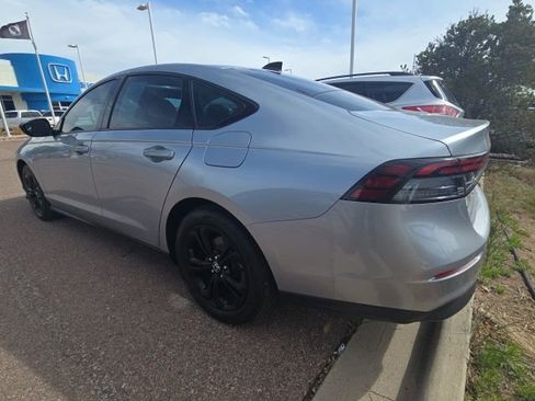 Used 2025 Honda Accord SE image 11