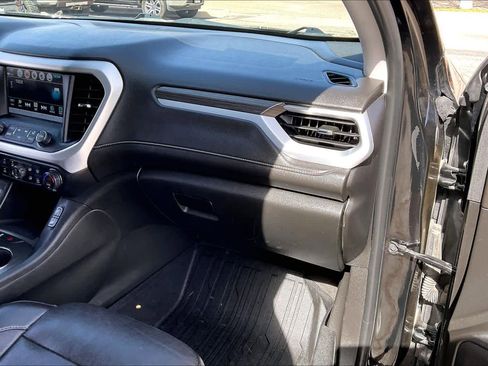 Used 2019 GMC Acadia SLT w/ Black Edition image 19