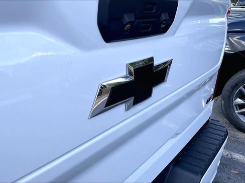 Used 2023 Chevrolet Silverado 2500 LTZ w/ LTZ Plus Package image 9