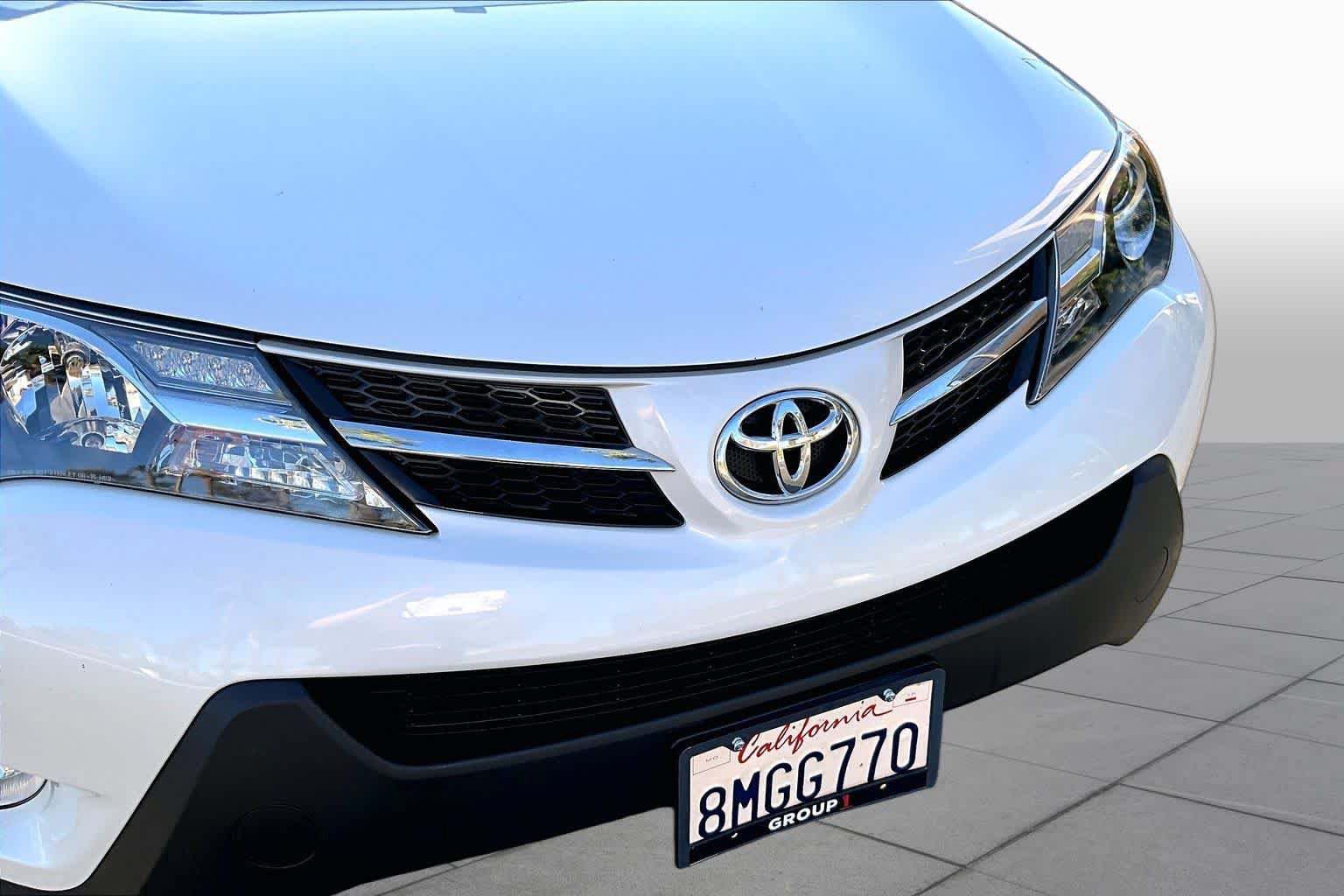 Used 2013 Toyota RAV4 Limited AWD/4WD image 28