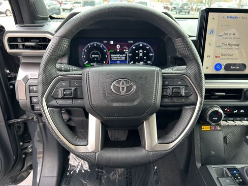 Used 2024 Toyota Tacoma TRD Off-Road image 12