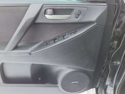 Used 2011 MAZDA MAZDA3 i Touring image 23