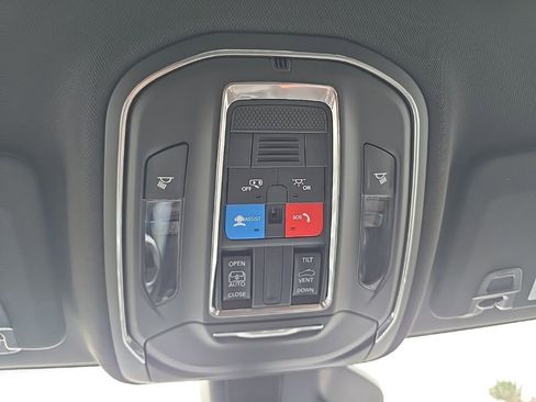 New 2025 Jeep Grand Cherokee Laredo X image 32