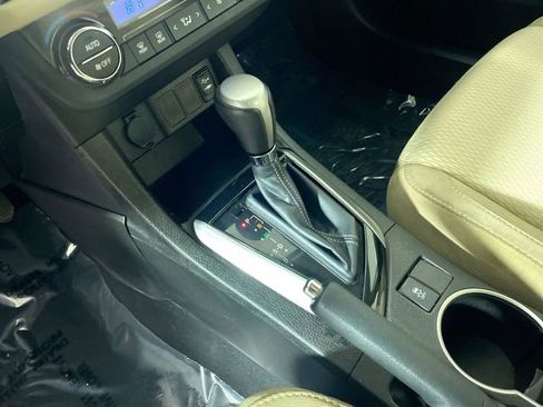 Used 2014 Toyota Corolla L image 16