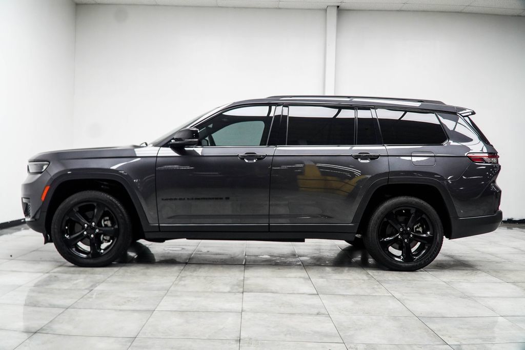 Used 2023 Jeep Grand Cherokee L Laredo AWD/4WD image 11