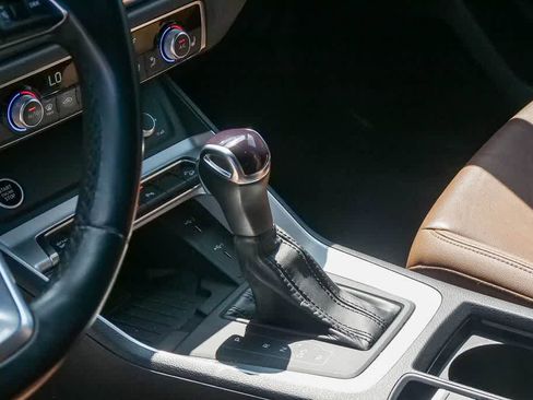 Used 2024 Audi Q3 2.0T Premium image 16