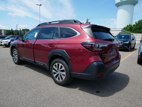 Used 2023 Subaru Outback Premium AWD/4WD image 3