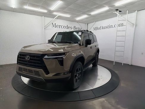 Used 2025 Lexus GX 550 AWD/4WD image 3