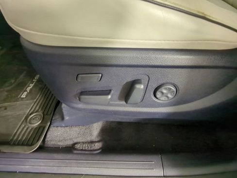 Used 2021 Hyundai Palisade Limited image 32