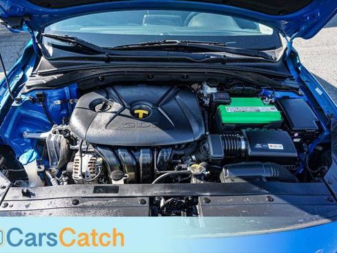 Used 2018 Hyundai Elantra GT image 39