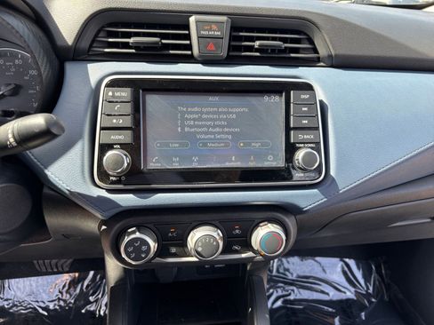 Used 2025 Nissan Versa SV FWD image 17