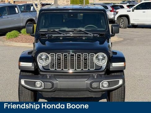 Used 2024 Jeep Wrangler Unlimited Sahara AWD/4WD image 2